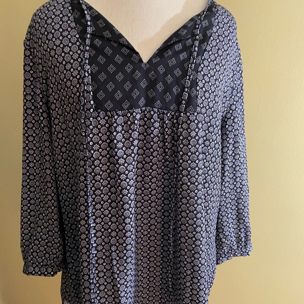 Casual smock blouse.